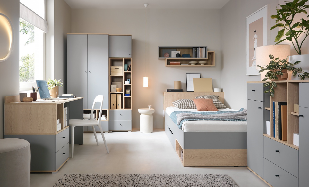 Knižnica baxter - šedá, dub biscuit.

Laminová doska s hrúbkou 16 mm zaručuje dlhú životnosť a odolnosť aj pri každodennom používaní.

Kombinácia šedej farby a odtieňa dub biscuit vytvára vizuálne príjemný a moderný vzhľad, ktorý zapadne do každého interiéru.

Knižnica má 7 priestranných políc, dve zásuvky a jednu uzatvárateľnú policu s dvierkami.

Kompozitné rukoväte (kombinácia kovu a PCV) sú pevné, ľahko uchopiteľné a odolné voči opotrebovaniu.

Nohy z PVC zaisťujú stabilitu a ľahké čistenie pod knižnicou.

 

 

 

Rozmery knižnice Baxter sú 45x195x40cm (š, v, h).

 

 

 

Všetok nábytok patriaci do kolekcie Baxter nájdete nižšie v súvisiacich produktoch.