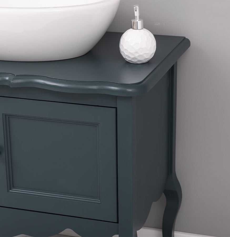 Kúpeľňová skrinka pre umývadlo lady 711 - tmavo zelená.

 

Povrch skrinky je ošetrený farebným náterom v odtieni P087.

 

Umývadlo, batéria či kovový výpust nie sú súčasťou a je potrebné ich zakúpiť samostatne.

 

 

 

 

Rozmery kúpeľňovej skrinky pre umývadlo Lady 711 sú 90x75x54cm (š, v, h).

 

 

 

 

 

Pre kompletnú ponuku masívneho nábytku od tohto výrobcu kliknite TU.

 

 

 

Farba na fotografii sa môže ľahko líšiť oproti reálnemu výrobku.

________________________________________

Z dôvodu výroby masívneho nábytku na zákazku, sme nútení požadovať od zákazníka zálohu v minimálnej výške 30% z ceny nábytku.