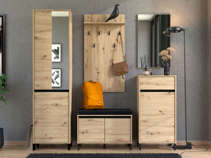 Predsieňová komoda april - dub, čierna.

Komoda je navrhnutá s dôrazom na funkčnosť a design.

Materiálové zloženie komody zahŕňa drevotriesku s hrúbkou 16 mm a HDF dosky s hrúbkou 3 mm, čo zaisťuje jej pevnosť a stabilitu.

Kombinácia dubového dekoru a čiernych matných detailov prináša nadčasový štýl, ktorý sa hodí do rôznych typov interiérov, od moderných po klasické.

Okrem estetických a praktických výhod je komoda tiež jednoduchá na montáž a údržbu.

 

Rozmery Predsieňové komody April sú 54,5 x109,5x40cm (š, v, h).

 

 

Všetky produkty z kolekcie April nájdete nižšie v súvisiacom tovare.