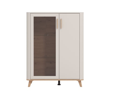 Obývacia izba devon - kašmír, dub.

 

Vysoká vitrína je ideálna na vystavenie dekorácií či kníh, a to vďaka kombinácii presklenej a uzavretej časti.

 

Nízka vitrína, podobne ako jej vyššia verzia, ponúka praktické úložné priestory a elegantný design.

 

TV stolík 154 je navrhnutý pre moderné obývacie izby, kde je nielen praktický, ale aj estetický.

 

Komoda 154 je skvelým úložným riešením pre vašu obývaciu izbu.

 

Konferenčný stolík je neoddeliteľnou súčasťou každej obývačky.

 

Nástenná polica je skvelým doplnkom na vystavenie kníh, dekorácií alebo fotografií.

 

 

Rozmery:


	vysoké vitríny Devon sú 193 x 58 x 40 cm (š, v, h).
	nízke vitríny Devon sú 90x116,5x40cm (š, v, h).
	tv stolíka 154 Devon sú 179,5x52,5x40cm (š, v, h).
	komody Devon sú 154x90,5x40cm (š, v, h).
	konferenčného stolíka Devon sú 101x46x54,5 cm (š, v, h).
	nástenné police Devon sú 137,5x24x21cm (š, v, h).


 

 


Všetky produkty z kolekcie Devon nájdete nižšie v súvisiacom tovare.