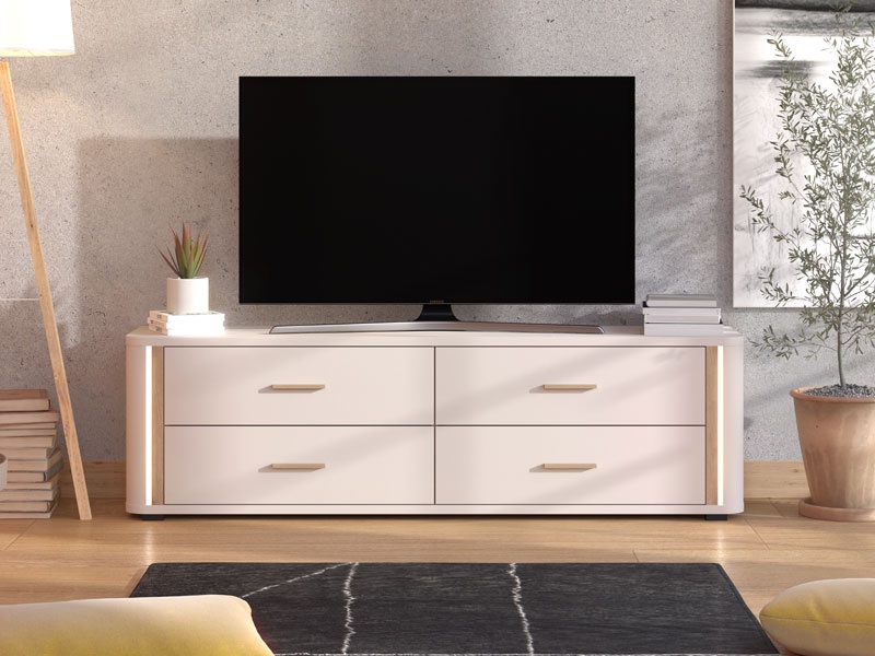 Tv stolík briony - kašmír/dub artisan.

 

Funkčnosť tohto televízneho stolíka je podčiarknutá jeho premysleným dizajnom, ktorý zahŕňa štyri priestranné zásuvky.

 

Kombinácia kašmírového dekoru a dub artisan fólie vytvára elegantný kontrast, ktorý je ideálny pre moderný interiérový design.

 

Vďaka svojej univerzálnosti a štýlovému dizajnu je tento televízny stolík vhodný pre rôzne typy interiérov, od minimalistických až po tie viac dekoratívne.

 

Rozmery TV stolíka Briony sú 176,5 x 52 x 40 cm (š, v, h).

 

Podobný nábytok nájdete nižšie v súvisiacich produktoch.