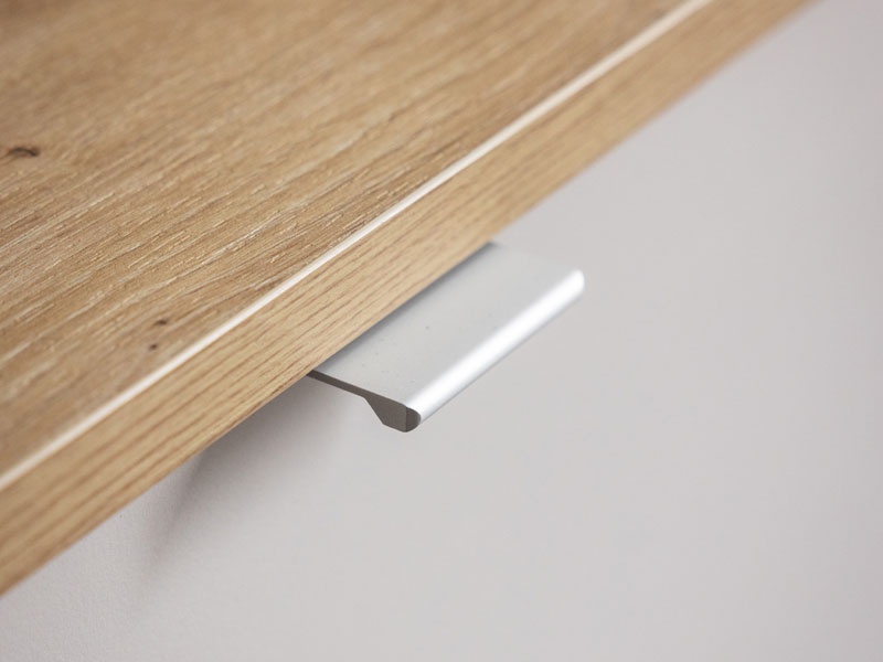 Obývacia stena norra - dub artisan/kašmír.

 

Využite moderný dizajn, ktorý ľahko zapadne do každého interiéru.

 

Stenu tvorí prevažne lamino.

 

*ABS hrany = prúžky slúžiace na olepenie a ochranu hrán nábytkových dosiek

 

Výhody:


	Štýl a elegancia: Moderný dizajn, ktorý vynikne v každej obývačke.
	Funkčnosť: Ponúka dostatok úložného priestoru pre všetky vaše potreby.
	Kvalita: Vyrobené z kvalitných materiálov, ktoré zaručujú dlhú životnosť a odolnosť.
	Prispôsobivosť: Vďaka variabilnému usporiadaniu sa prispôsobí akémukoľvek priestoru.


 

Obývacia stena Norra je viac než len kus nábytku – je to riešenie, ktoré prináša harmóniu medzi štýlom a funkciou.

 

Rozmery obývacej steny Norra sú 234 x 40 x 178 cm (š, h, v).

 

Podobné produkty aj príslušné osvetlenie nájdete nižšie v súvisiacich produktoch.