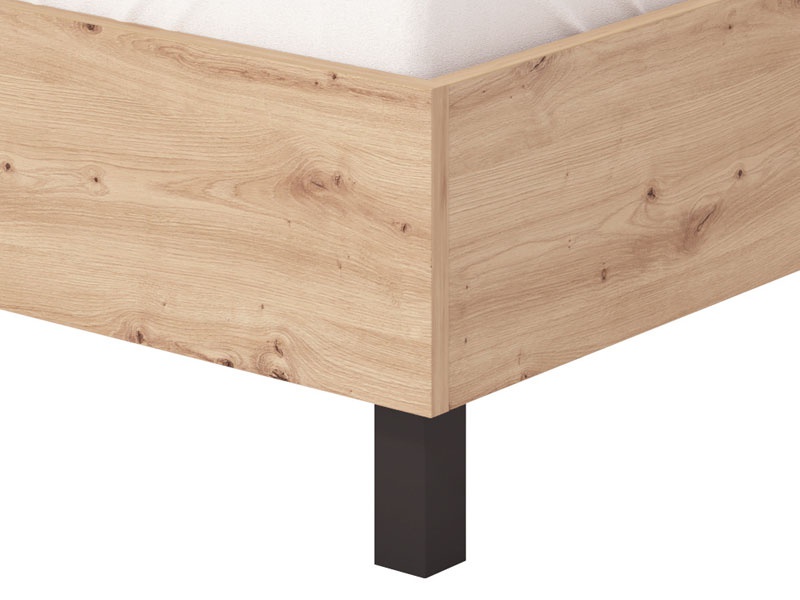 Manželská posteľ 160x200cm suna - dub artisan.

 

Posteľ je navrhnutá pre matrac o rozmeroch 160 x 200 cm, čo je ideálna veľkosť pre pohodlný spánok pre dvoch.

 

*ABS hrany = prúžky slúžiace na olepenie a ochranu hrán nábytkových dosiek.
*MDF dosky = ľahko opracovateľný drevovláknitý materiál so širokým spektrom možných úprav využívaný napr.

 

V základnej podobe je posteľ dodávaná bez roštu a matraca, čo vám umožňuje vybrať si komponenty podľa vlastných preferencií.

 

Výhody:


	Prírodný vzhľad: Dekor dubu artisan dodáva posteli prirodzený a teplý charakter, ktorý sa skvele hodí do rôznych štýlov interiérov.
	Kvalita a odolnosť: Použité materiály zaručujú, že posteľ bude dlhodobo slúžiť bez straty kvality.
	Komfort a funkčnosť: Pohodlné vysoké čelo a možnosť vybrať si vlastný rošt aj matrac zabezpečujú, že posteľ vyhovie všetkým vašim potrebám.


 

Rozmery postele Suna sú 172,5x102x210,5 cm (š, v, h).

 

Ďalší nábytok aj ďalšie komponenty k posteli nájdete v súvisiacich produktoch nižšie.