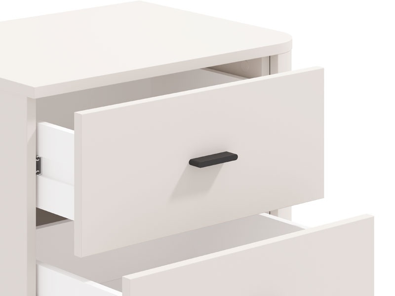 Nočný stolík saray - kašmír.

 

Výhody:


	Praktický úložný priestor: Stolík ponúka dve priestranné zásuvky, ktoré poskytujú dostatok miesta na uloženie všetkých nevyhnutností, ktoré chcete mať po ruke.
	Elegantné detaily: Úchytky a nožičky sú navrhnuté tak, aby dotvárali moderný vzhľad stolíka.
	Robustná konštrukcia: Použitie odolných materiálov (lamino, ABS hrany, MDF dosky a ďalšie) a kovových spojovacích prvkov zaisťuje výdrž a stabilitu nočného stolíka.



*ABS hrany = prúžky slúžiace na olepenie a ochranu hrán nábytkových dosiek
*MDF doska = ľahko opracovateľný drevovláknitý materiál so širokým spektrom možných úprav využívaný napr.

 

Rozmery nočného stolíka Saray sú 51,5x 56 x 40 cm (š, v, h).

 

Ďalší nábytok z kolekcie Saray nájdete nižšie v súvisiacich produktoch.