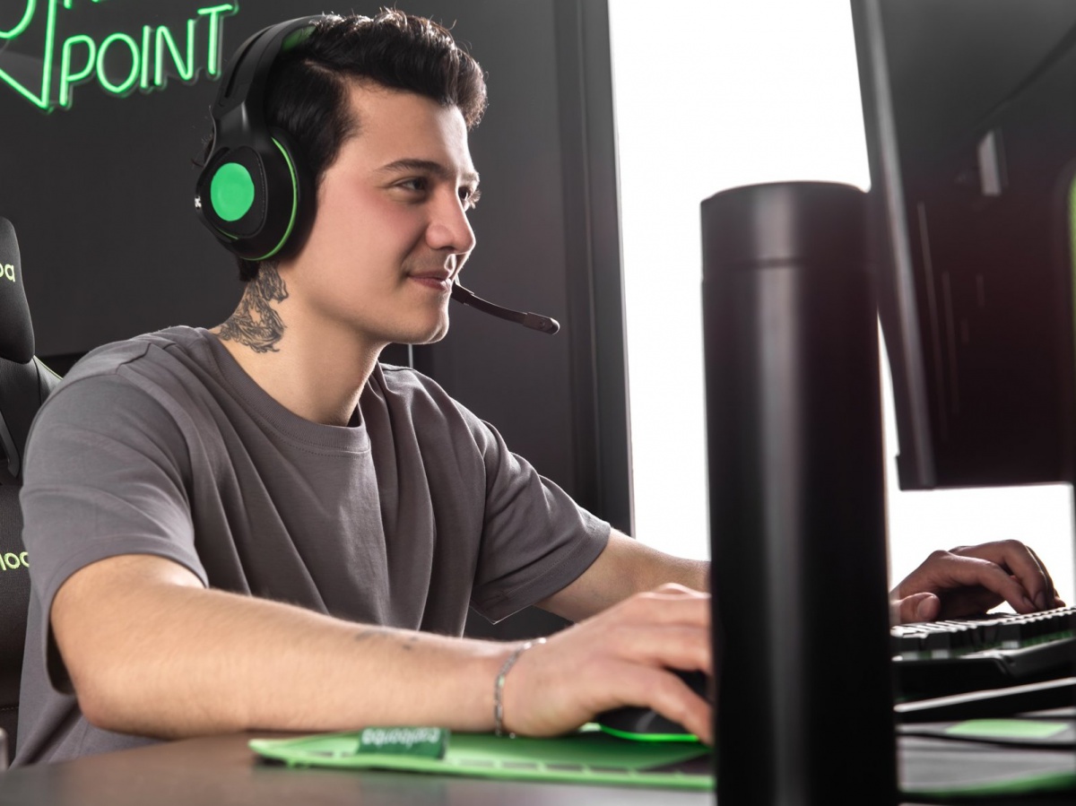 Herný stôl diego - čierna, zelená.

 

Tento stôl je perfektnou voľbou pre každého, kto si chce vylepšiť svoj herný priestor a užiť si maximálny komfort a štýl.

 

Rozmery herného stola sú 135x90x67 cm (š, v, h).

 

Ďalšie produkty z kolekcie Diego nájdete v súvisiacich produktoch nižšie.