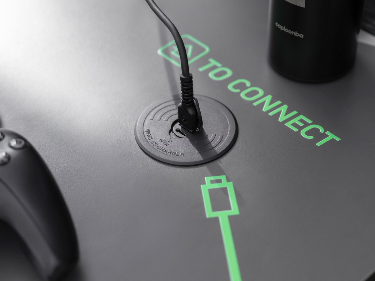 Herný stôl diego - čierna, zelená.

 

Tento stôl je perfektnou voľbou pre každého, kto si chce vylepšiť svoj herný priestor a užiť si maximálny komfort a štýl.

 

Rozmery herného stola sú 135x90x67 cm (š, v, h).

 

Ďalšie produkty z kolekcie Diego nájdete v súvisiacich produktoch nižšie.