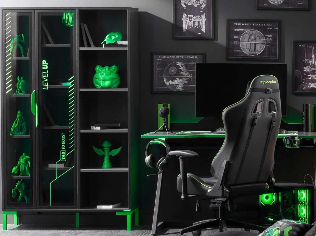 Knižnica s led osvetlením diego - čierna, zelená.

 

Štýlová čierna farba v kombinácii so zelenými prvkami ideálne zapadne do cool študentskej izby.

 

Integrované diaľkovo ovládané LED osvetlenie a 4 mm tvrdené sklo poskytujú dekoratívny priestor na vystavenie herného vybavenia, pričom sklo je odolné voči poškriabaniu a nárazom.

 

Knižnica sa pýši štyrmi otvorenými policami a osmimi policami skrytými za sklenenými dvierkami s kovovými rukoväťami.

 

Rozmery knižnice Diego sú 100x174x34 cm (š,v,h).

 

Ďalšie produkty z kolekcie Diego nájdete v súvisiacich produktoch nižšie.