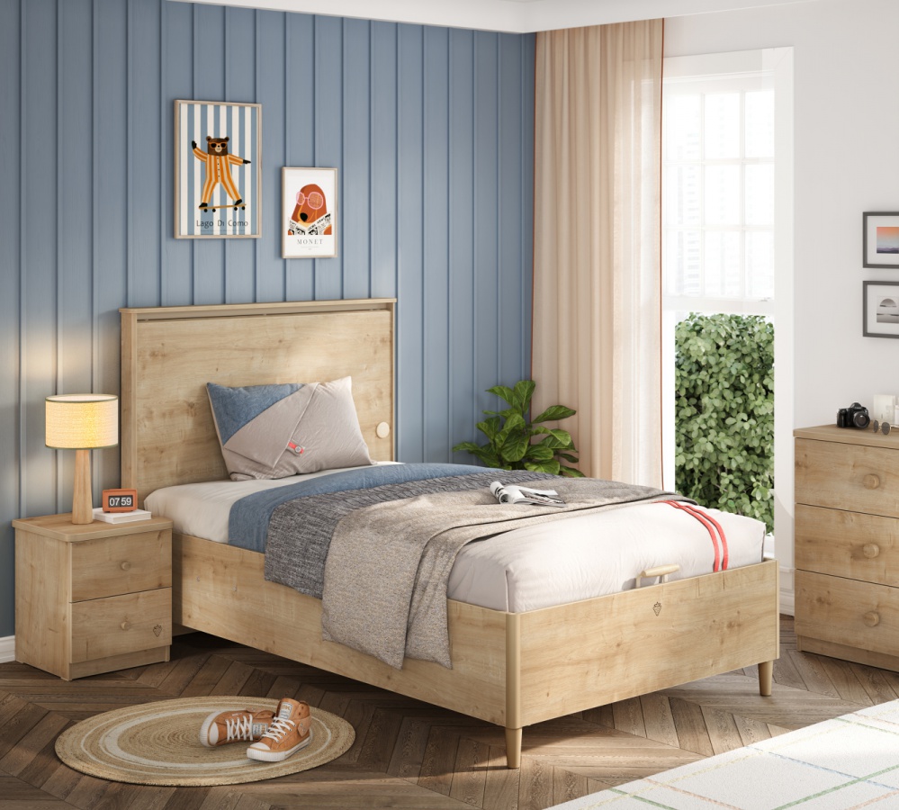 Študentská posteľ 100x200cm s úložným priestorom a usb cody - dub.

 

Integrovaný úložný priestor je prístupný pomocou výklopnej časti s brzdovým systémom a tlmením nárazov, čo umožňuje bezpečné a tiché otváranie aj zatváranie.

 

Významnou výhodou je čelo postele s praktickým USB portom, ktoré umožní pohodlné nabíjanie telefónu, tabletu či inej elektroniky priamo pri lôžku.

 

Všetok nábytok patriaci do kolekcie Cody nájdete nižšie v súvisiacich produktoch.