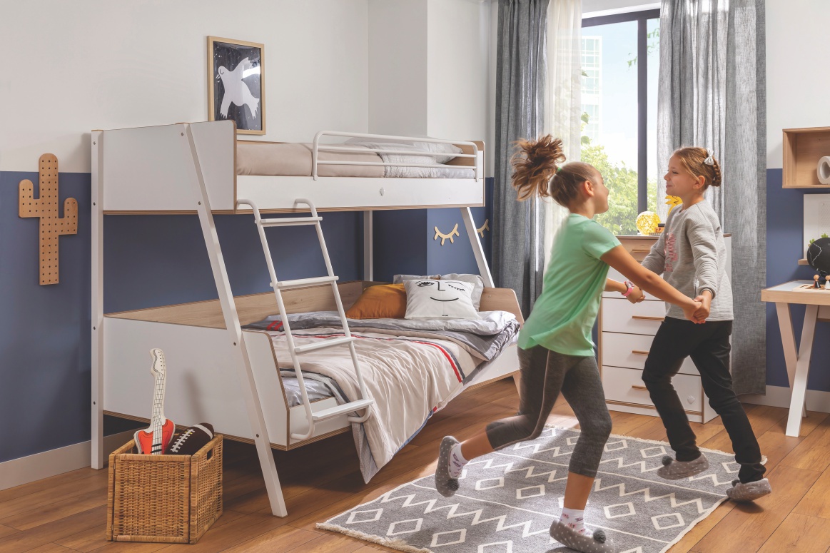 Poschodová posteľ 90x200-120x200cm dylan - biela/dub svetlý.

 

Celkové rozmery konštrukcie činia šírku 210 cm, hĺbku 136 cm a výšku 163 cm.

 

Pre maximálnu flexibilitu pri zariaďovaní miestnosti je možné rebrík umiestniť na ľavú aj pravú stranu.

 

 

Veškerý nábytek patřící do kolekce Dylan najdete níže v souvisejících produktech.